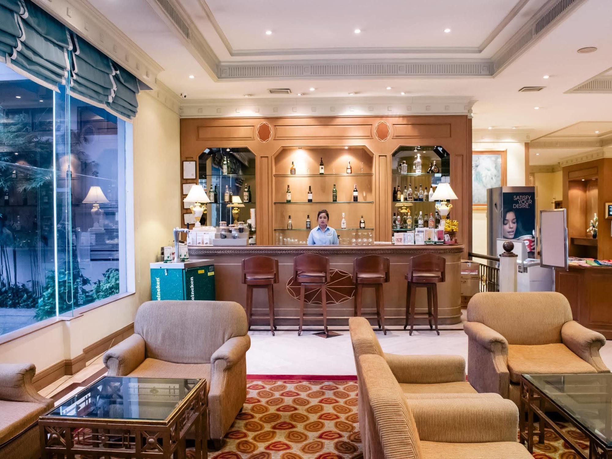 The Palazzo Hotel Бангкок Экстерьер фото