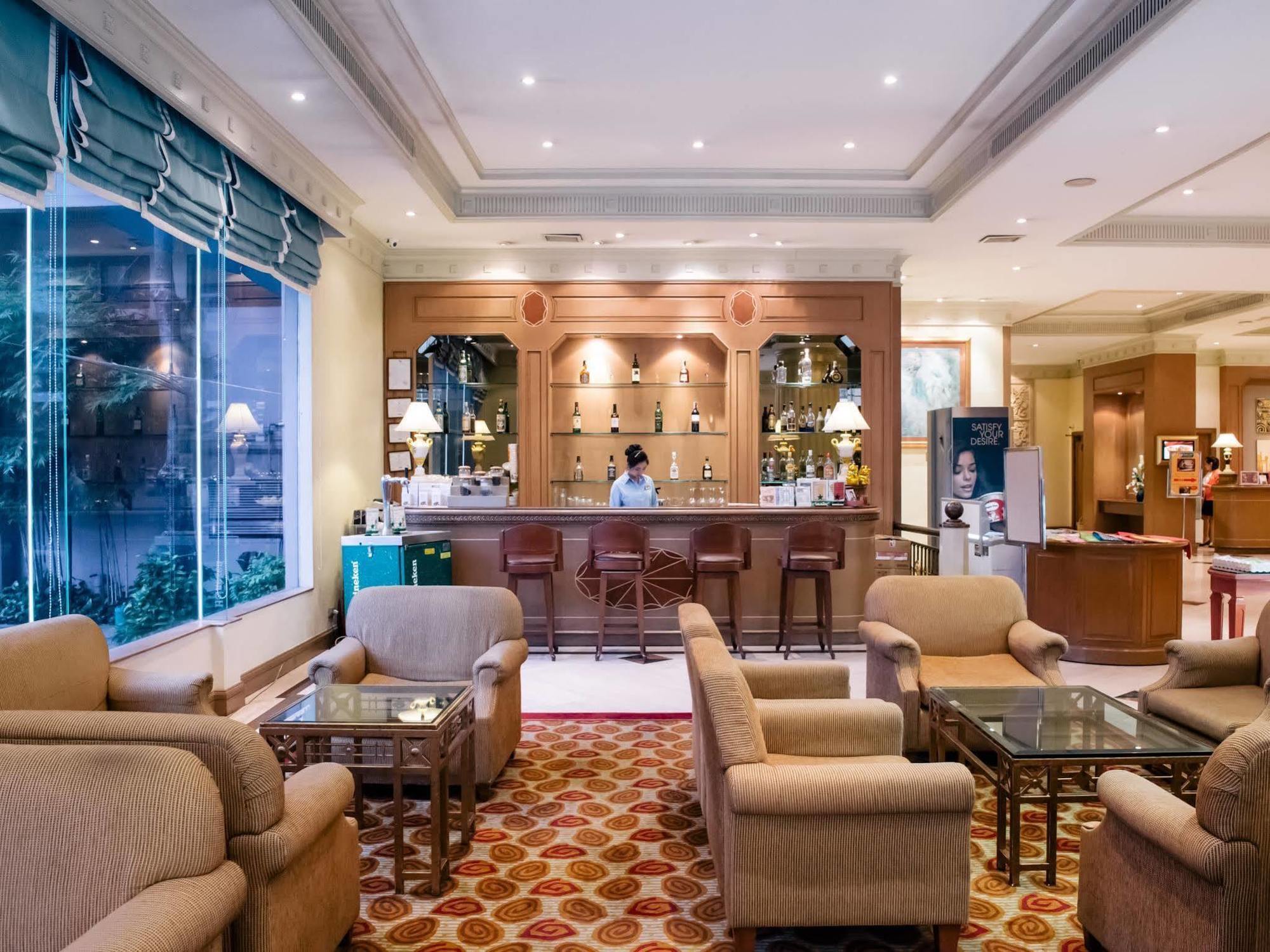 The Palazzo Hotel Бангкок Экстерьер фото