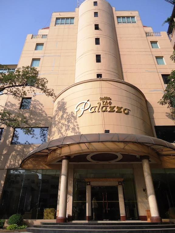 The Palazzo Hotel Бангкок Экстерьер фото